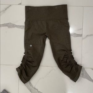 Lululemon cropped leggings